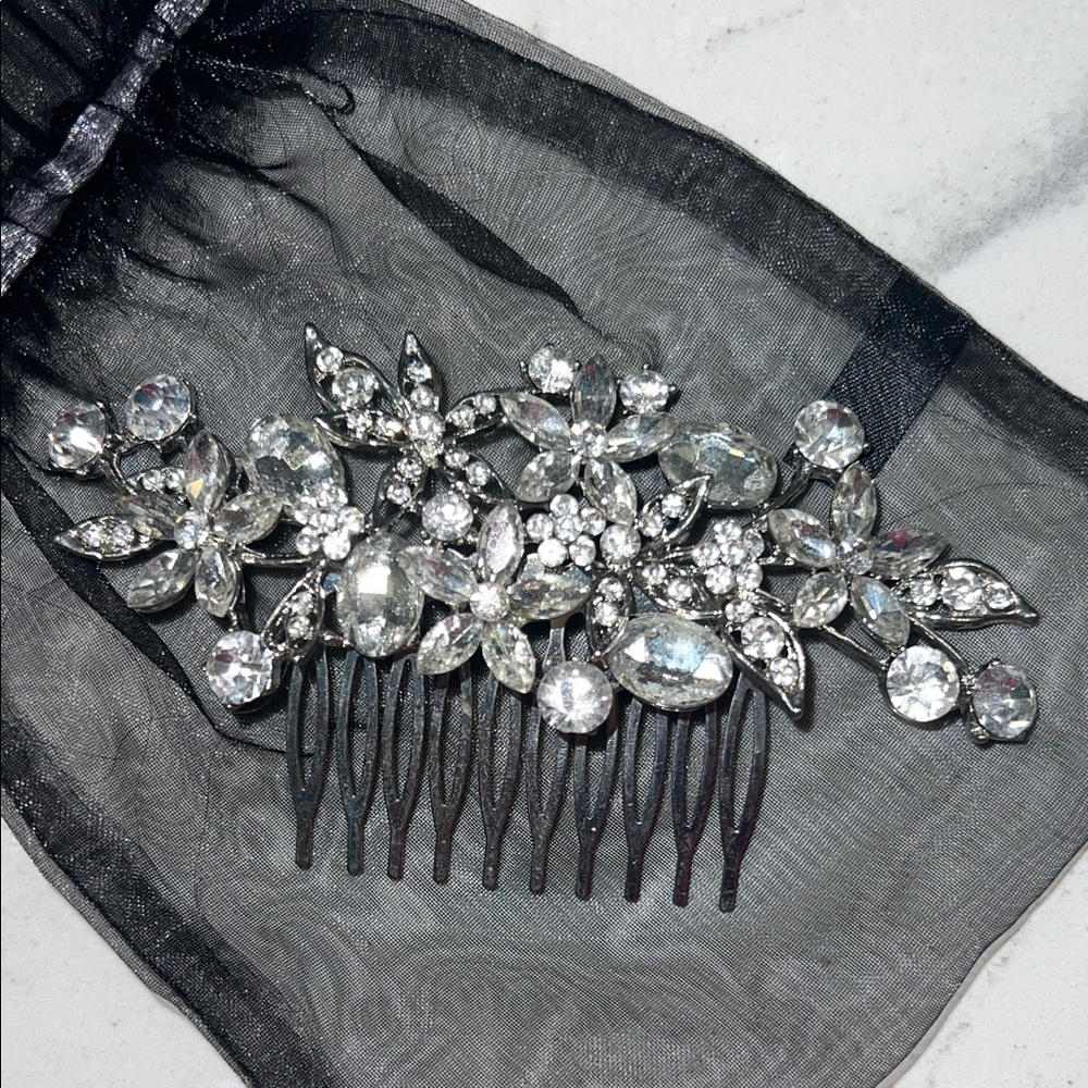 Hair sparkle accessory ! Bridal Sparkling Crystal Floral Hair Comb